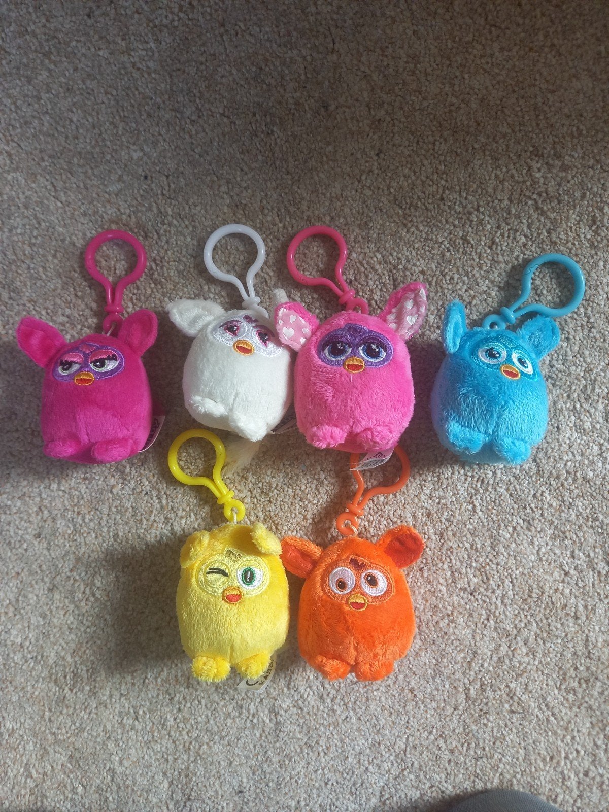 Set van 6 Furby sleutelhangers - 8cm nieuw, Overige typen, Nieuw, Ophalen of Verzenden, Met label