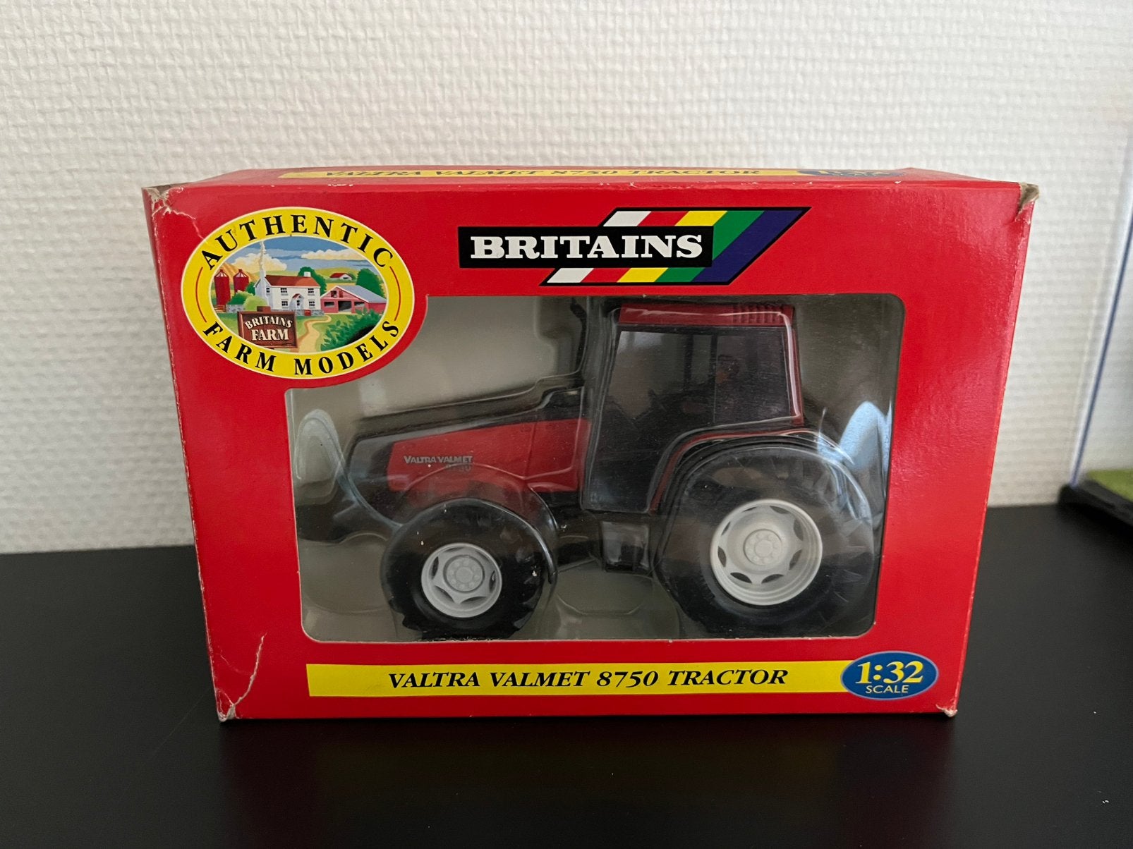 Valtra valmet 8750 britains 1:32, Hobby en Vrije tijd, Modelauto's | 1:32, Ophalen of Verzenden, Zo goed als nieuw, Tractor of Landbouw