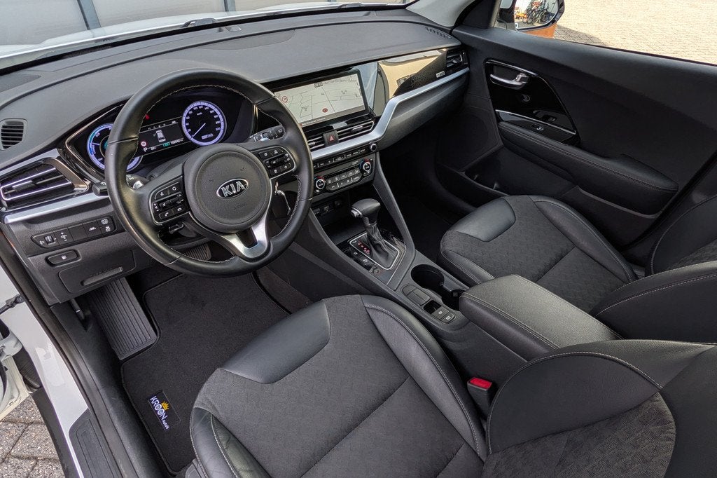 Kia Niro 1.6 GDi Hybrid DynamicLine Apple Carplay / Android, Auto's, Gebruikt, Met garantie (alle), Leder en Stof, Wit