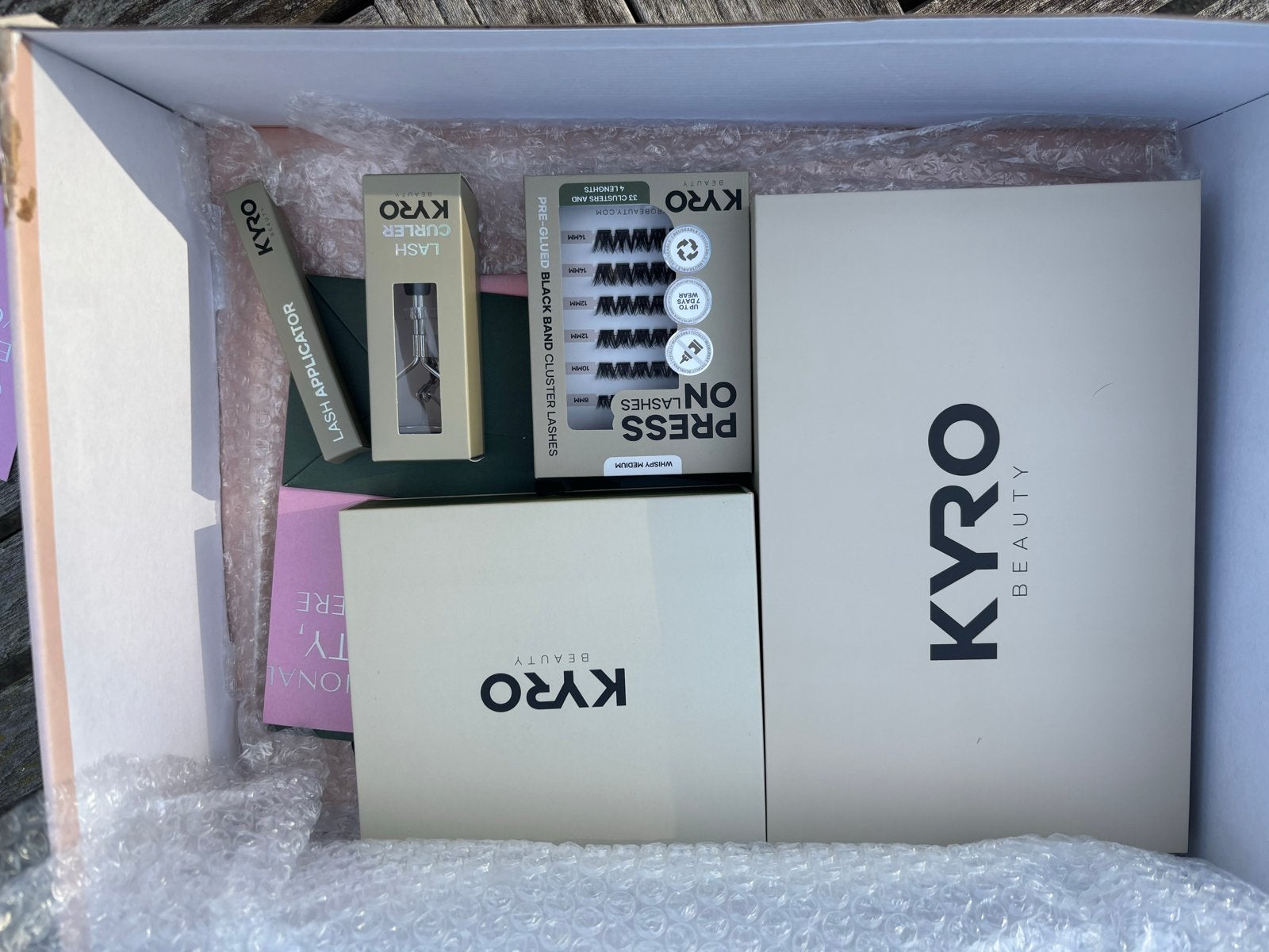 Kyro Beauty Pakket: Wimpers Wenkbrauwen & Meer, Nieuw, Ophalen of Verzenden, Make-up, Overige kleuren