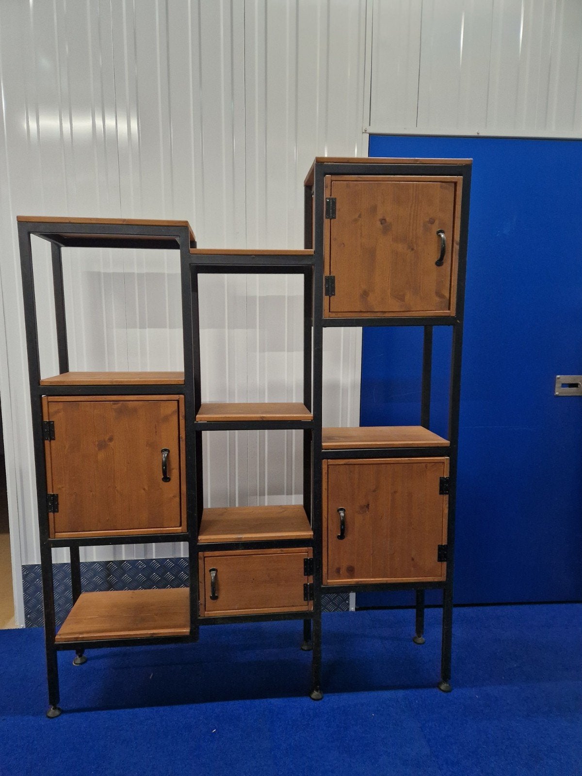 Wandkast/ Roomdivider industriële, Ophalen