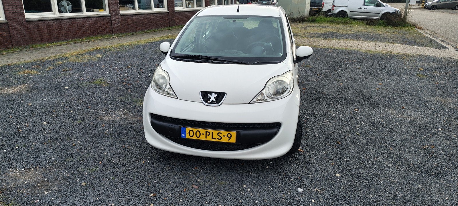 Peugeot 107 1.0 12V 5DR 2011 Wit, Voorwielaandrijving, 4 stoelen, Origineel Nederlands, Handgeschakeld