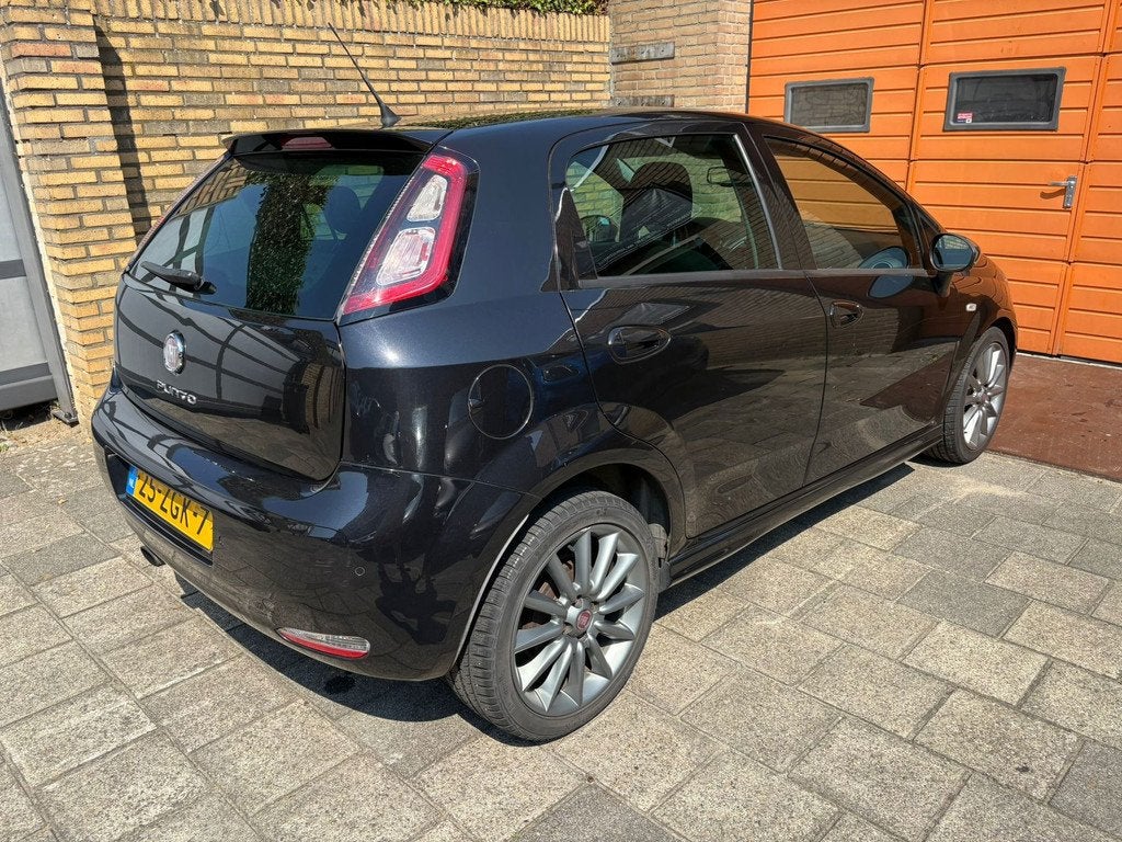 Fiat Punto Evo 0.9 TwinAir Sport, Auto's, Voorwielaandrijving, Euro 5, Gebruikt, Zwart