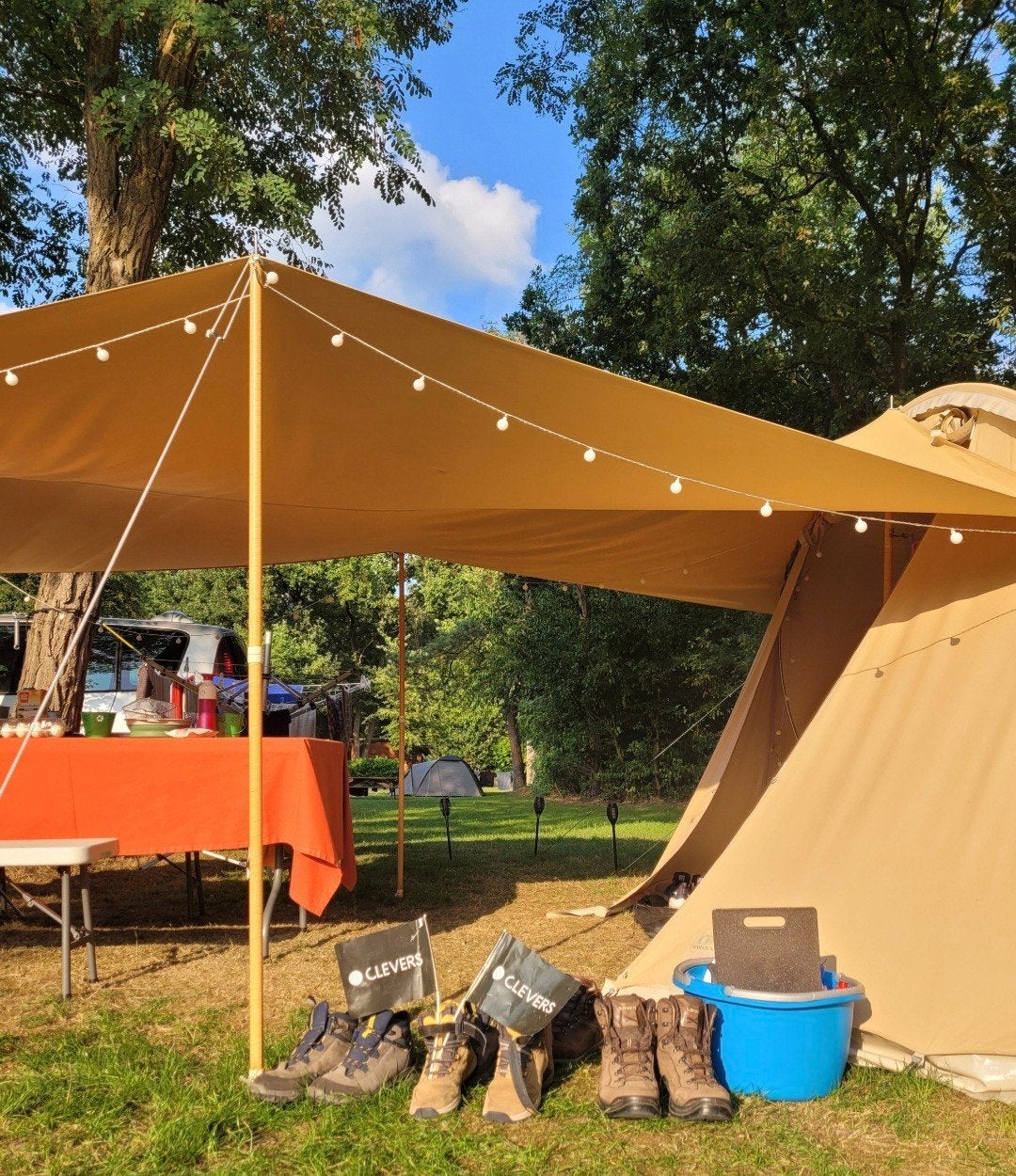Karsten 380 Tent Compleet met Luifels en Slaapcabines, Ophalen, Gebruikt