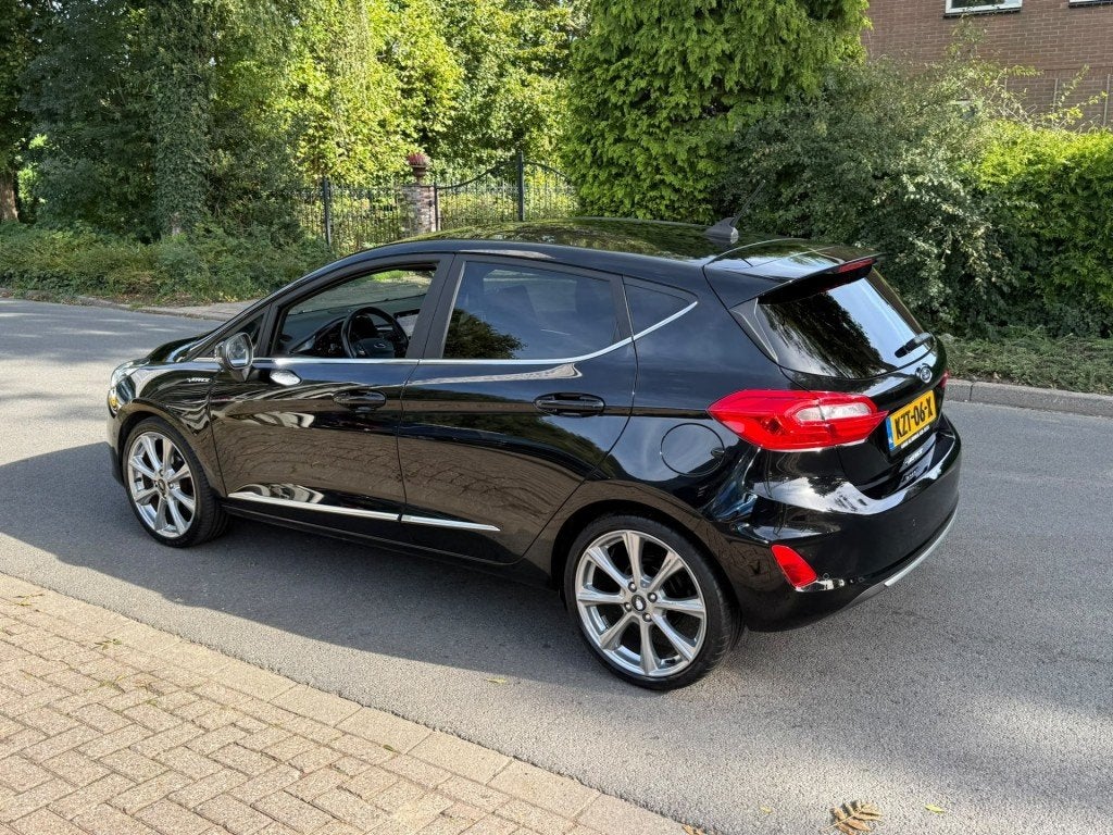 Ford FIESTA Vignale/automaat/trekhaak/volledig leer/adaptive, Gebruikt, Met garantie (alle), 620 kg, Zwart