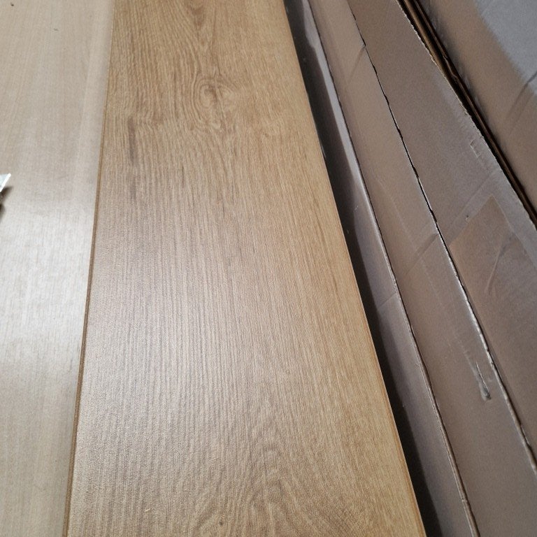Restpartij 8,5 m2 laminaat Superior Welsh Oak Nature, Ophalen, SWISS KRONO Tec AG, Bahnhofplatz 3, 6003 Luzern, Zwitserland, Nieuw