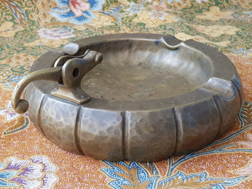 Mooie antieke Engelse asbak met sigarenknipper 18 cm. 1923., Antiek en Kunst, Antiek | Koper en Brons, Ophalen of Verzenden, Koper