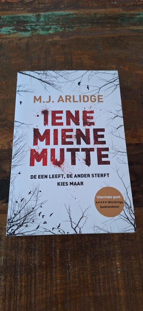 Iene Miene Mutte - M.J. Arlidge (Thriller), Boeken, Thrillers, Zo goed als nieuw, Ophalen of Verzenden