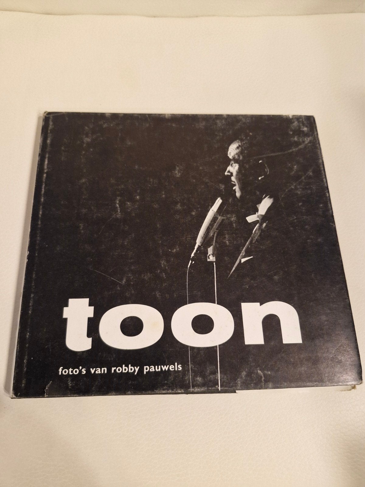 Toon Hermans - Toon (foto's van Robby Pauwels), Ophalen of Verzenden, Gelezen, Toon Hermans, Kunst en Cultuur