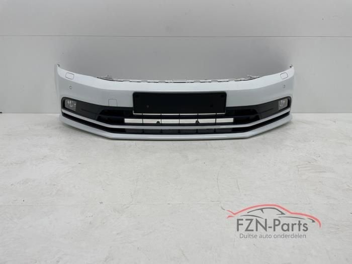 VW Jetta 5C6 Facelift Voorbumper 4PDC KLS Mistlampen LC9A, Ophalen of Verzenden, Gebruikt, Voor, Bumper