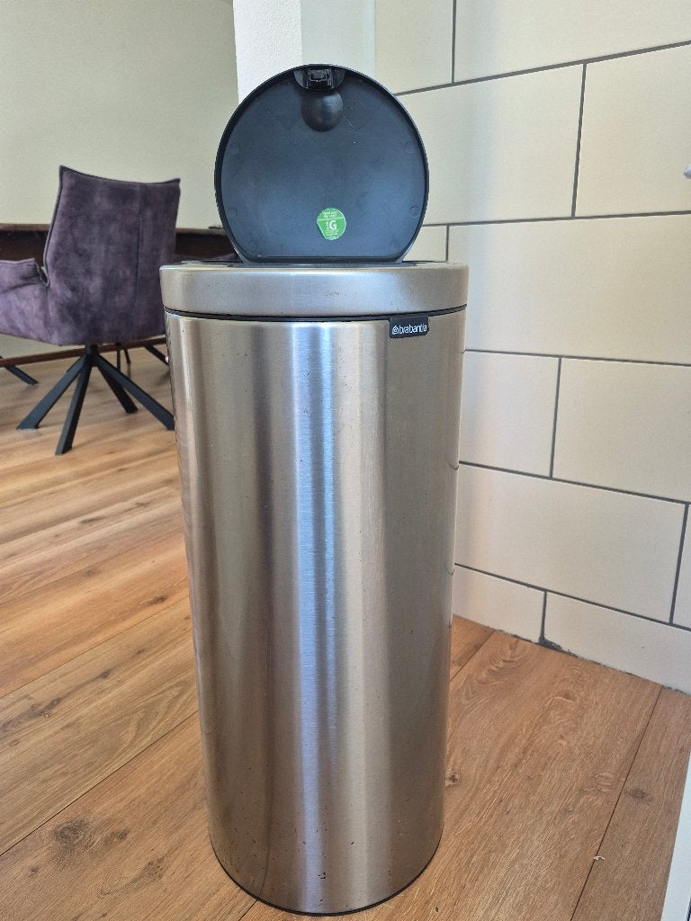 Brabantia prullenbak, Huis en Inrichting, Woonaccessoires | Prullenbakken, 20 tot 30 liter, Ophalen, Gebruikt, Rvs
