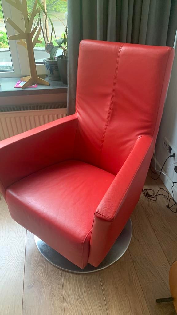 Rode draaifauteuil, Huis en Inrichting, Ophalen, Zo goed als nieuw, 50 tot 75 cm, Leer