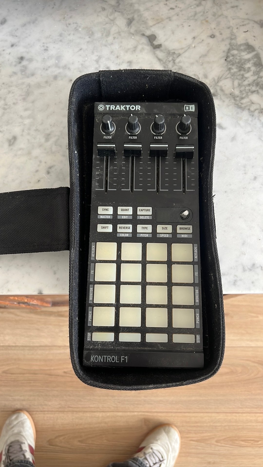 Native Instruments Traktor F1, Ophalen, Zo goed als nieuw