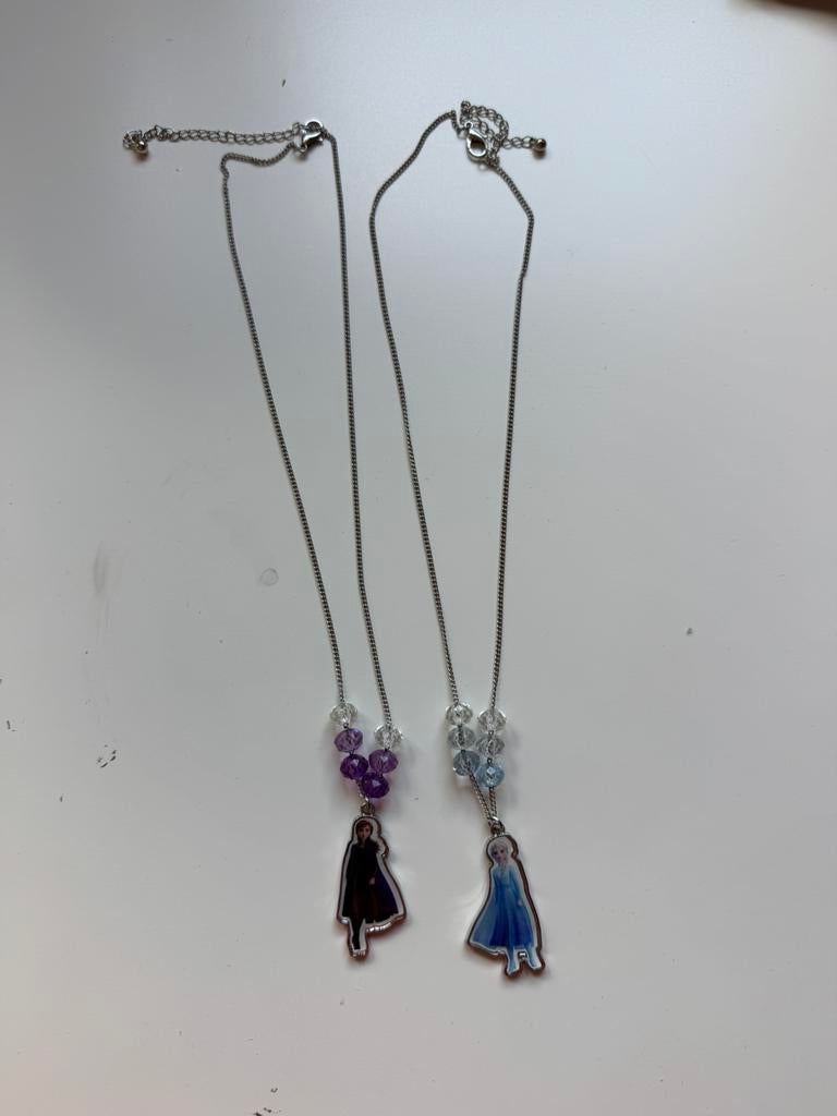 Frozen - Ketting Anna & Ketting Elsa, Sieraden, Tassen en Uiterlijk, Ophalen of Verzenden, Zo goed als nieuw, Zilver