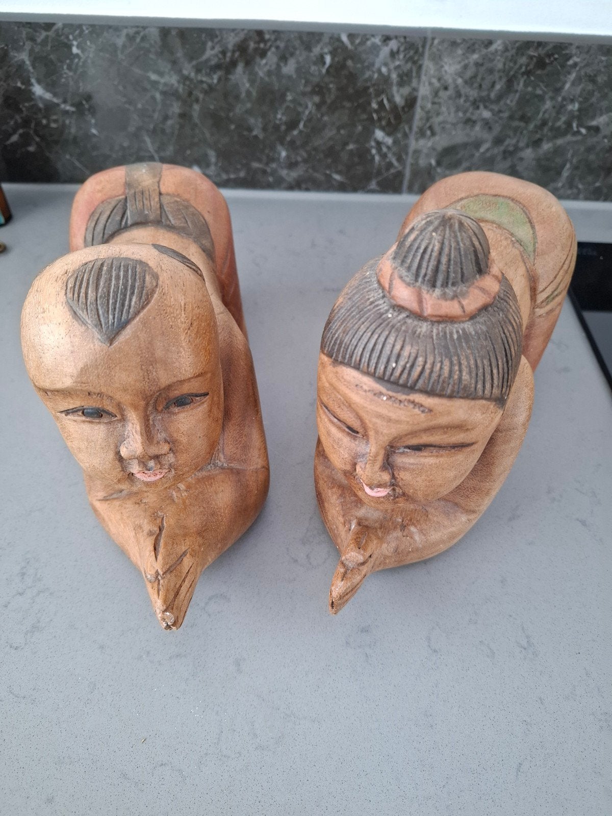 2 Antieke/ Vintage Moniken Beelden - Aziatisch, Groep mensen, Minder dan 20 cm, Handgemaakt, Ophalen of Verzenden