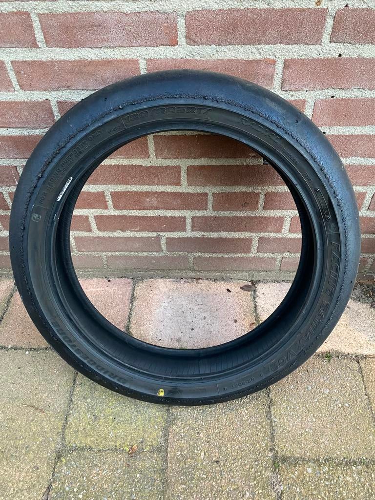 Bridgestone racing battlax VO2 120-60-17, Ophalen of Verzenden