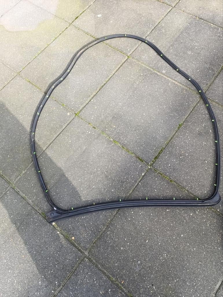 Suzuki Alto rechts achterportier rubber, Auto-onderdelen, Ruiten en Toebehoren, Ophalen, Suzuki