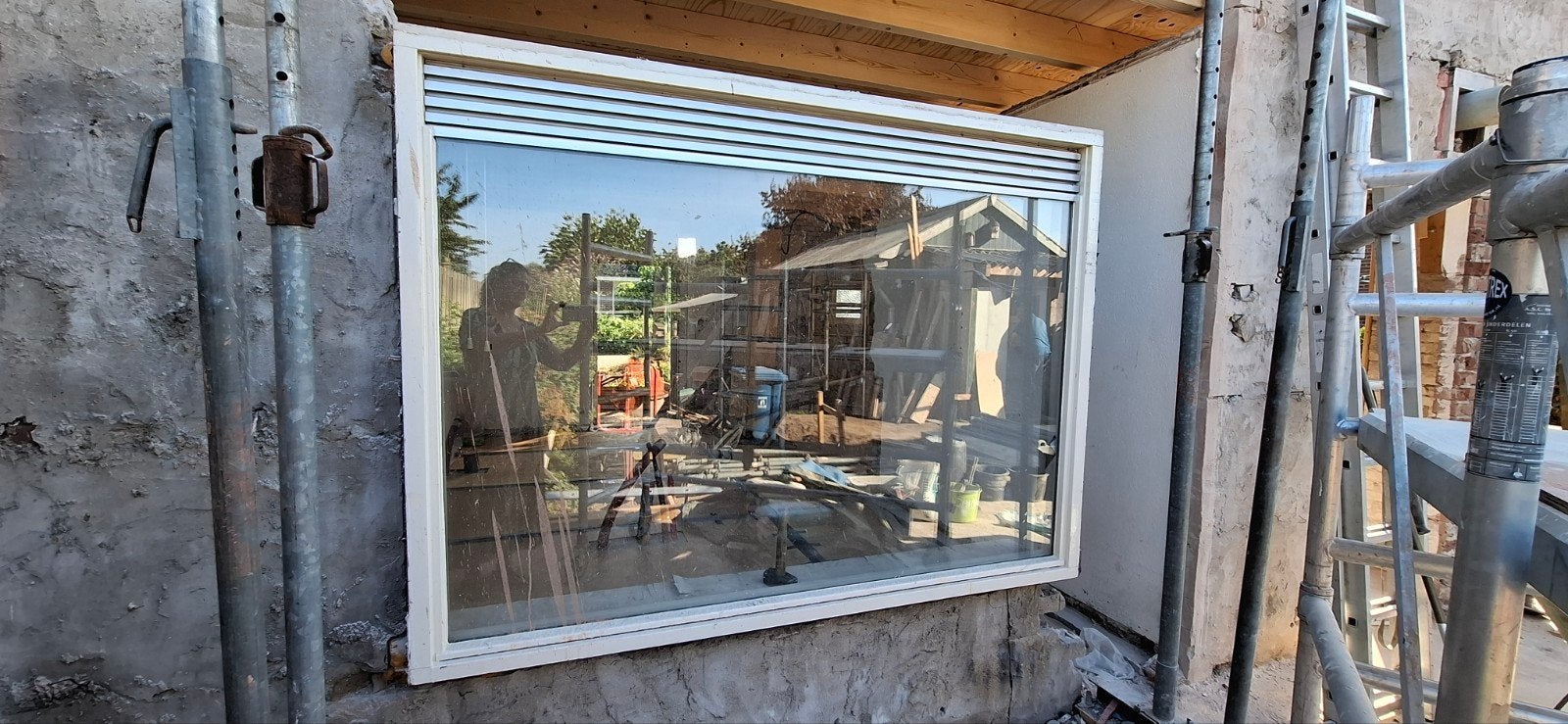 Groot raam, dubbel glas, met kozijn en ventilatierooster, Ophalen, Gevelraam of Ruit, 120 tot 160 cm, Dubbelglas