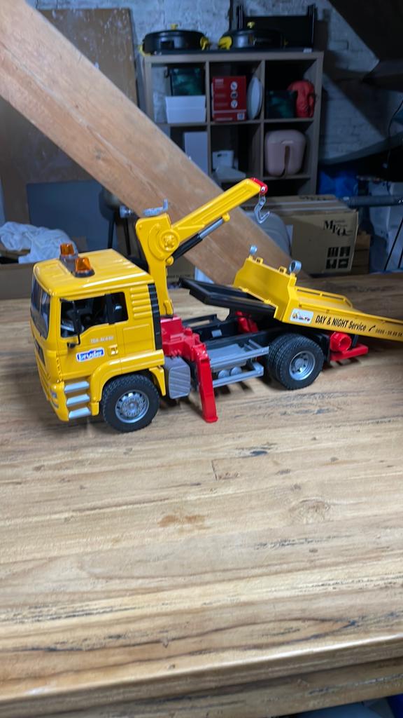 Bruder MAN TGA Takelwagen met Kraan - Geel Speelgoed, Ophalen, Gebruikt