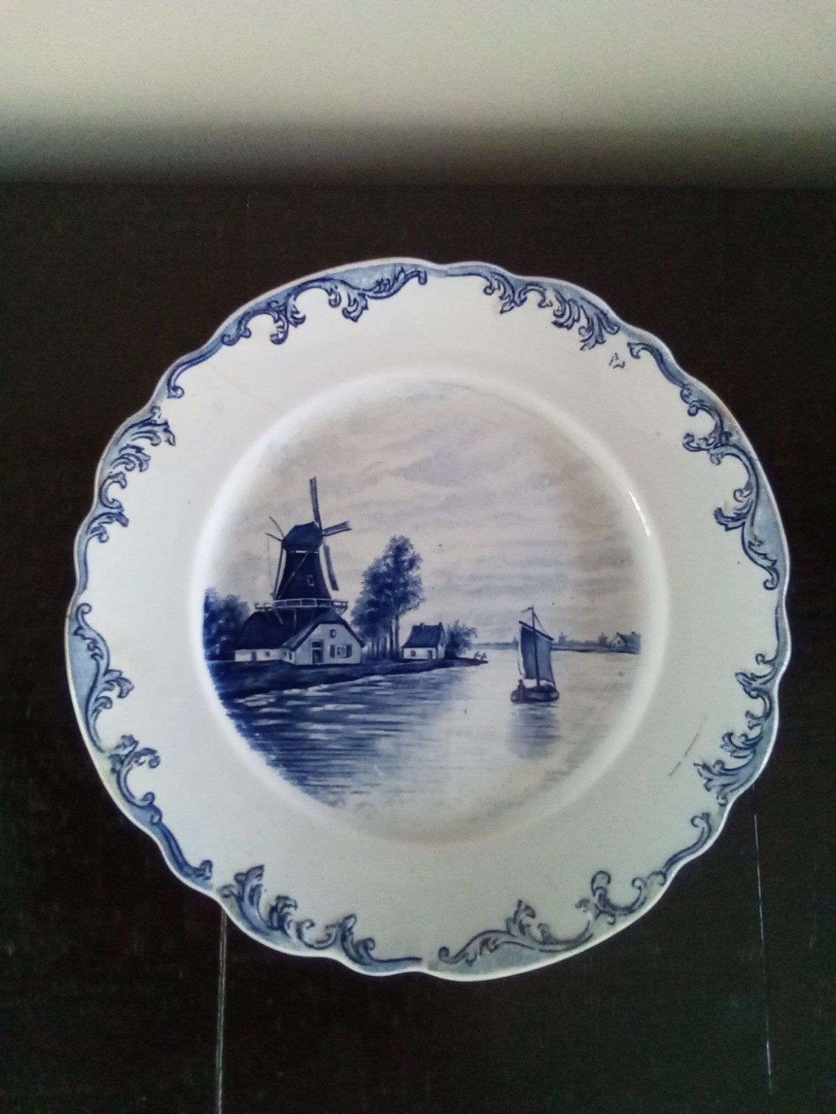 Bordje om aan de muur te hangen, ca 1930.

Diameter 20 cm
ge, Ophalen of Verzenden
