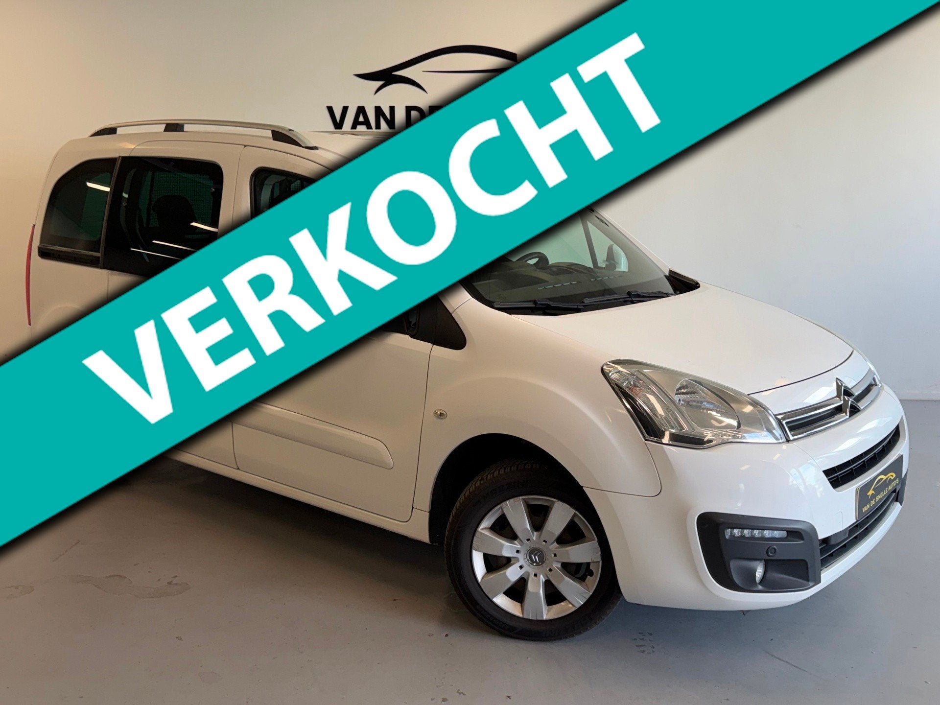 Citroen Berlingo 1.6 VTi Feel CAMERA/PDC/CRUISE/DEALERONDERH, Auto's, Voorwielaandrijving, Gebruikt, Wit, 98 pk