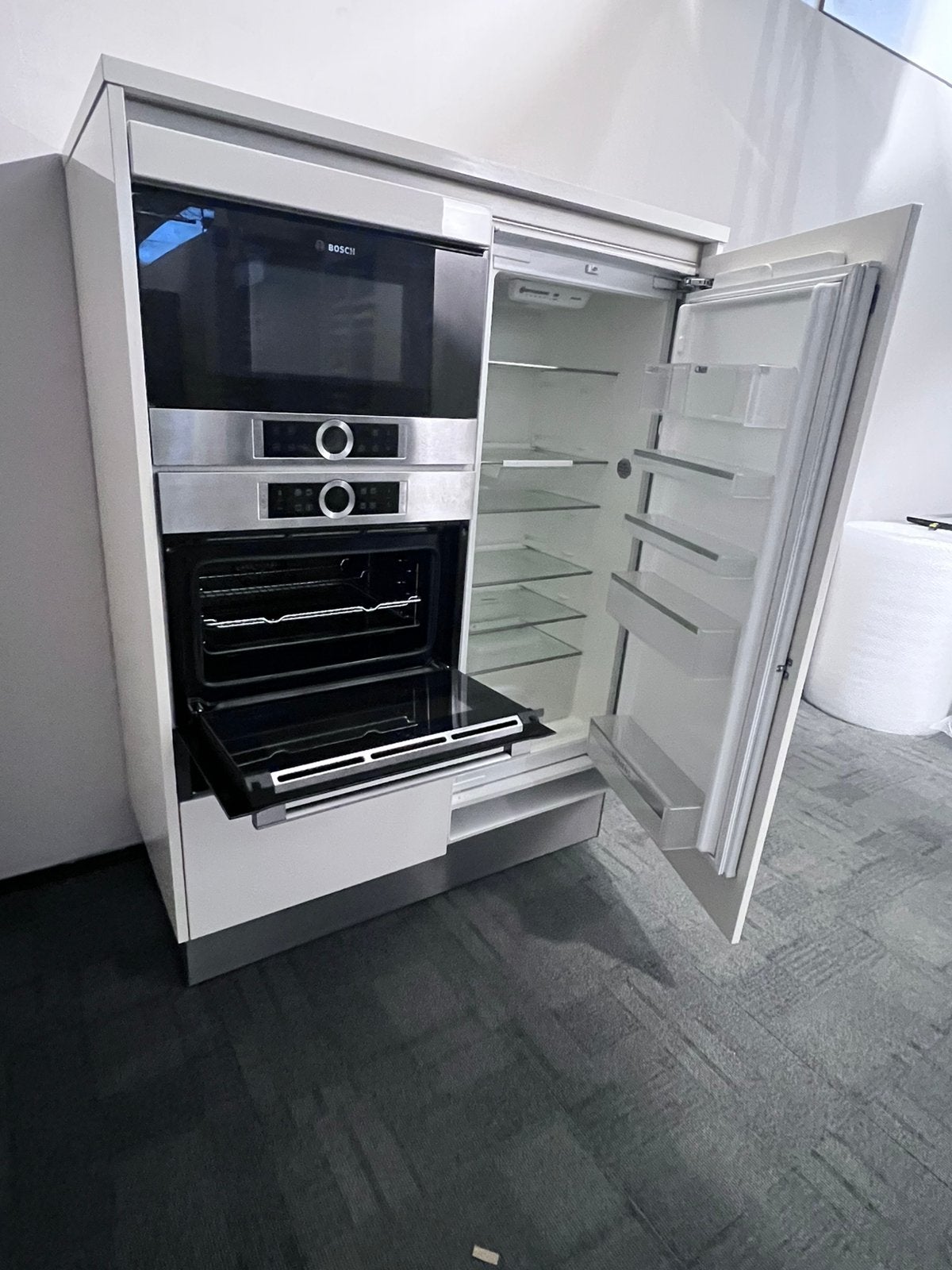 Foto 4 van Puntgave Siematic keuken met bora en zwart granieten blad.