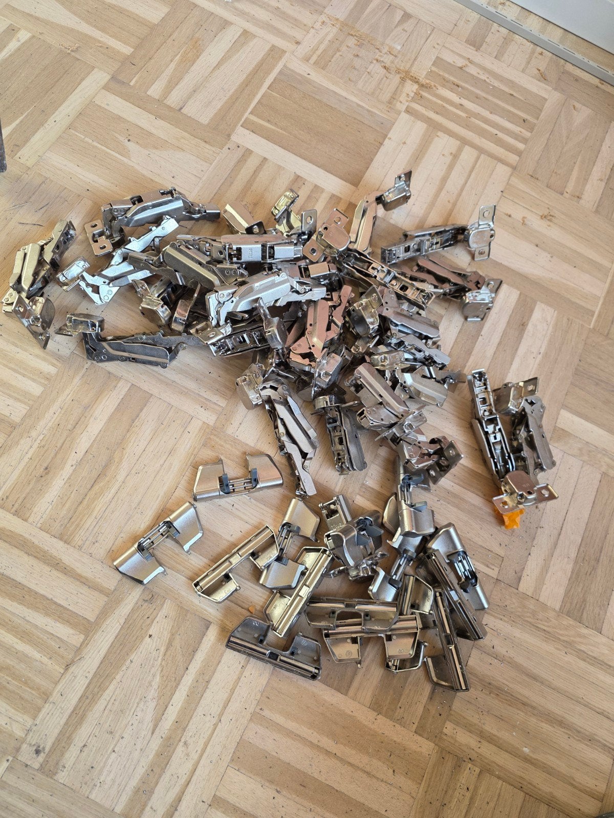 32 Softclose Scharnieren, Doe-het-zelf en Verbouw, Ophalen of Verzenden, Gebruikt, Overige typen