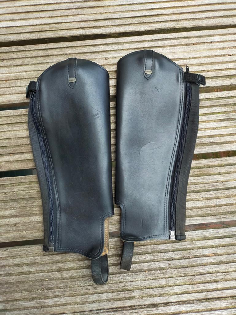 Korte leren zwarte chaps., Ophalen of Verzenden, Zo goed als nieuw, Overige soorten, Schoeisel
