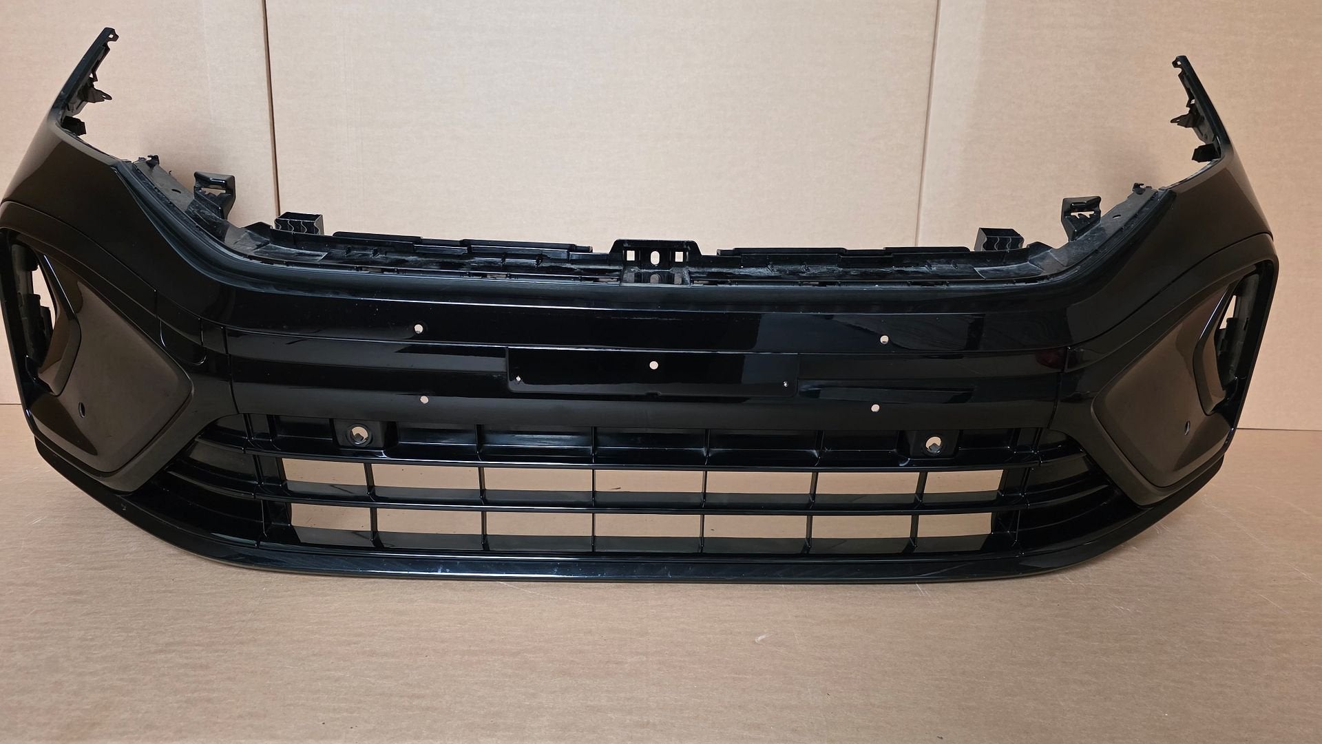 Voorbumper Volkswagen Taigo R-line Bumper VW R LINE VW L C9X, Gebruikt, -, Ophalen of Verzenden, Bumper