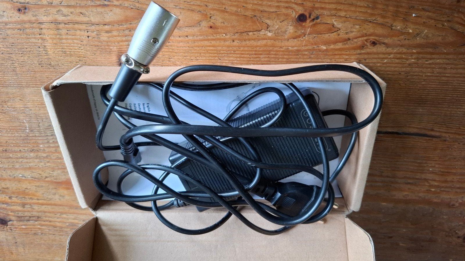Nieuwe Cortina Ecomo acculader 3 pins, Fietsen en Brommers, Fietsaccessoires | Fietsaccu's, Ophalen of Verzenden, Nieuw