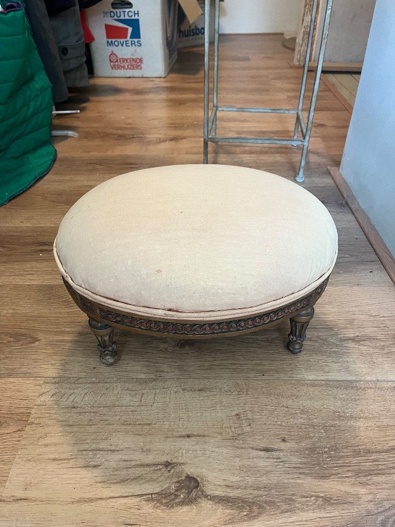 Vintage voetenbankje – crème – houten poten, Ophalen, Minder dan 50 cm, Gebruikt, Minder dan 50 cm