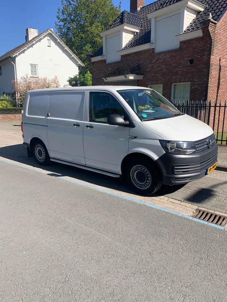 Volkswagen Transporter 2.0 D 62KW 2016, Auto-onderdelen, Carrosserie en Plaatwerk, Bumper, Volkswagen, Voor, Ophalen