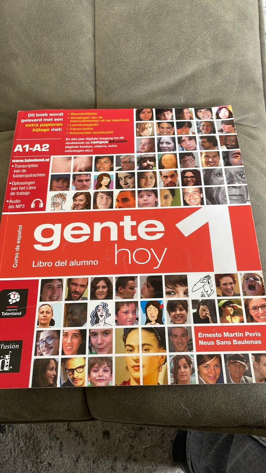 Gente hoy, Boeken, Ophalen of Verzenden, Zo goed als nieuw, Artiest