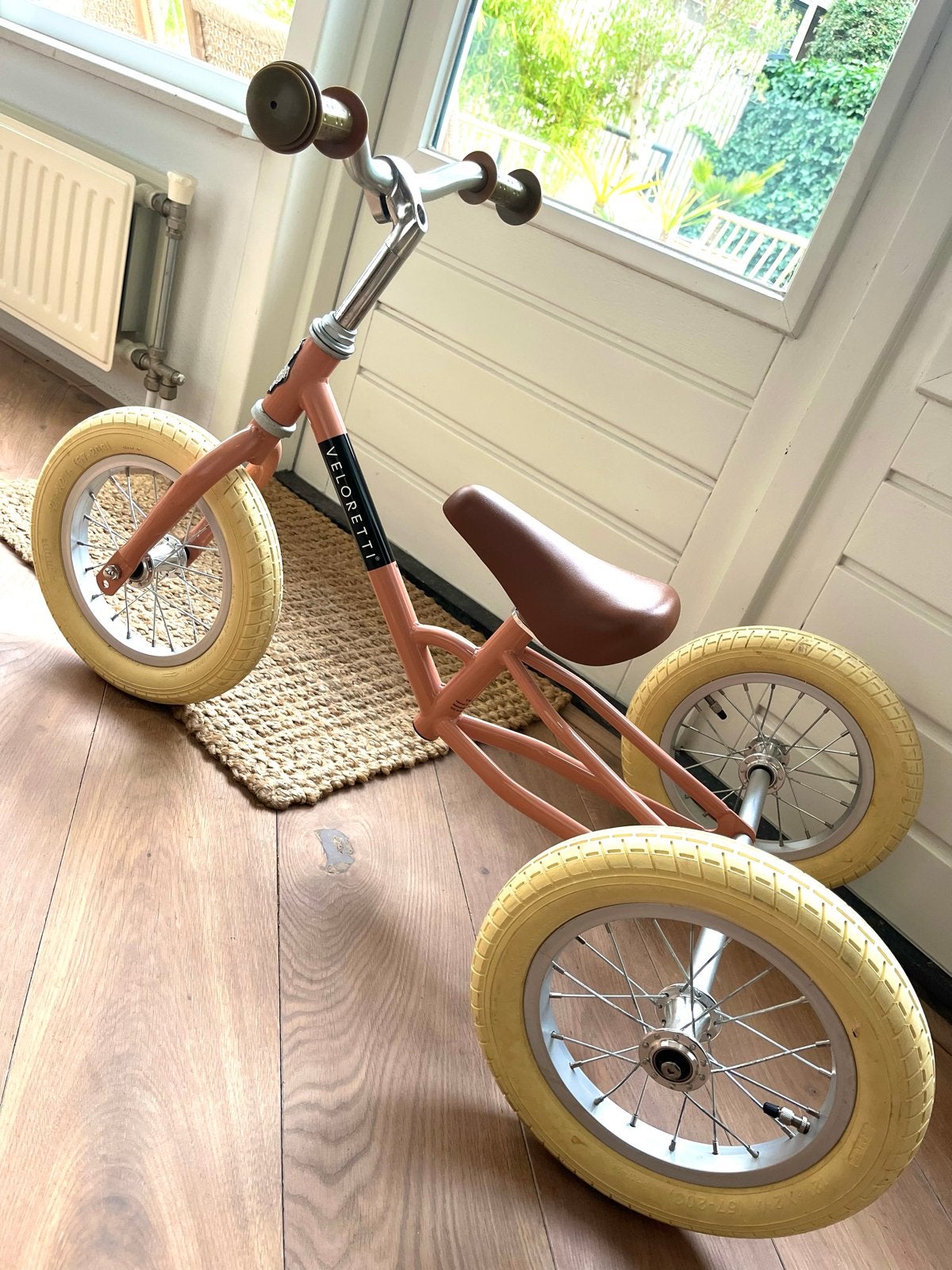 Veloretti tricycle in zalmkleur - loopfiets met drie wielen, Fietsen en Brommers, Fietsen | Kinderfietsjes, Ophalen, Zo goed als nieuw