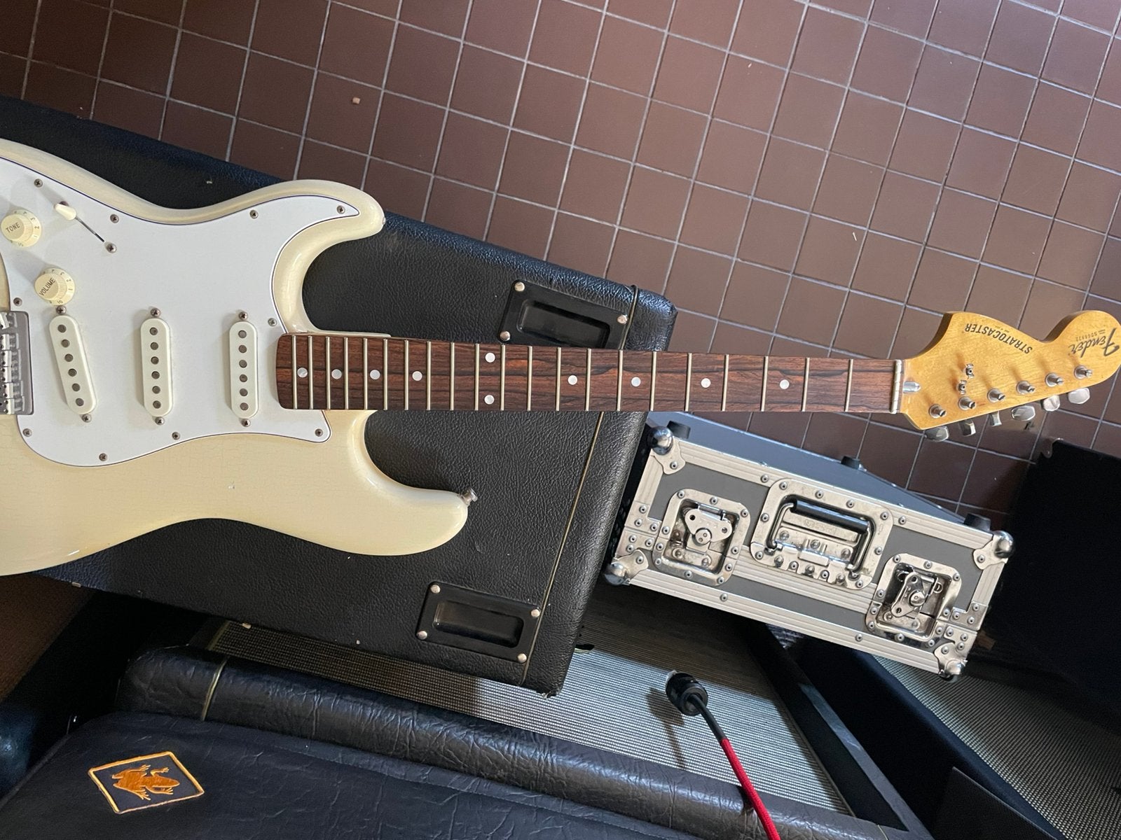 Fender Stratocaster 1977 left handed, Muziek en Instrumenten, Snaarinstrumenten | Gitaren | Elektrisch, Ophalen of Verzenden, Zo goed als nieuw
