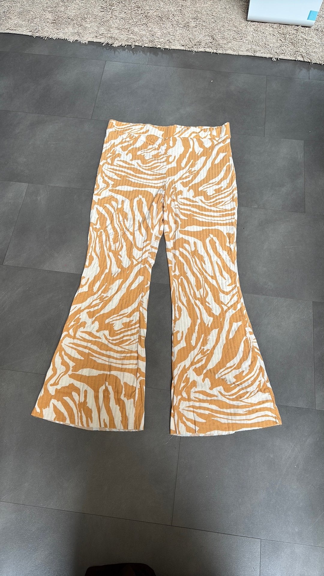 H&M flared broek met zebra print – maat XL, ., Maat 46/48 (XL) of groter, Ophalen of Verzenden, Zo goed als nieuw
