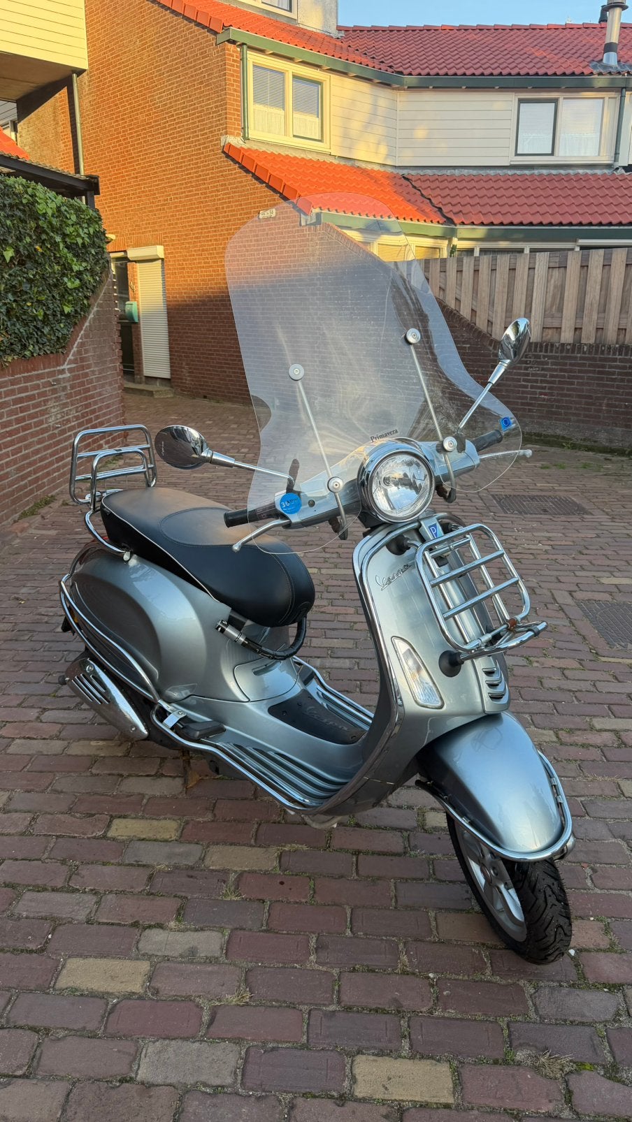 Mooie Vespa Primavera (2016) in unieke grijze kleur, Ophalen, Gebruikt, Overige modellen, Benzine