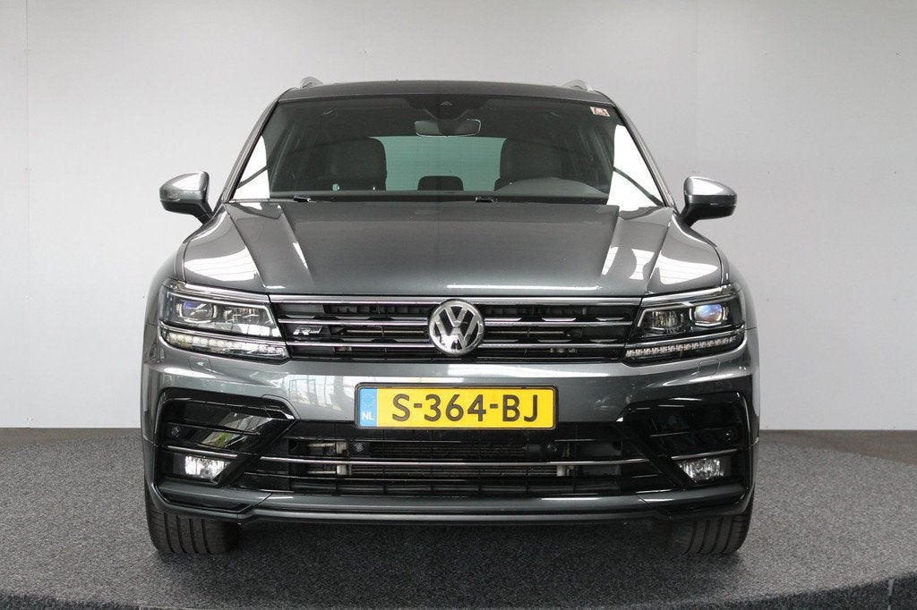 Volkswagen Tiguan 2.0 TSI 4Motion Highline Business R|Pano d, Auto's, Automaat, 12 maanden, Gebruikt, 4 cilinders