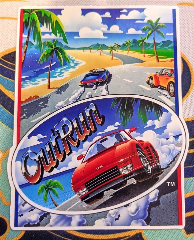 SEGA OUTRUN videogame Bartop Retro Arcade Sticker, Verzamelen, Stickers, Nieuw, Bedrijf of Vereniging, Ophalen of Verzenden