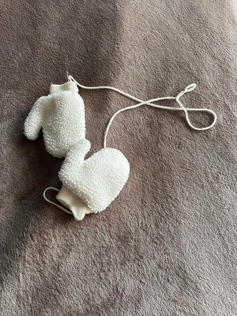 Witte teddywanten voor baby's, Kinderen en Baby's, Babykleding | Mutsen, Sjaals en Wanten, Zo goed als nieuw, Wanten, Jongetje of Meisje