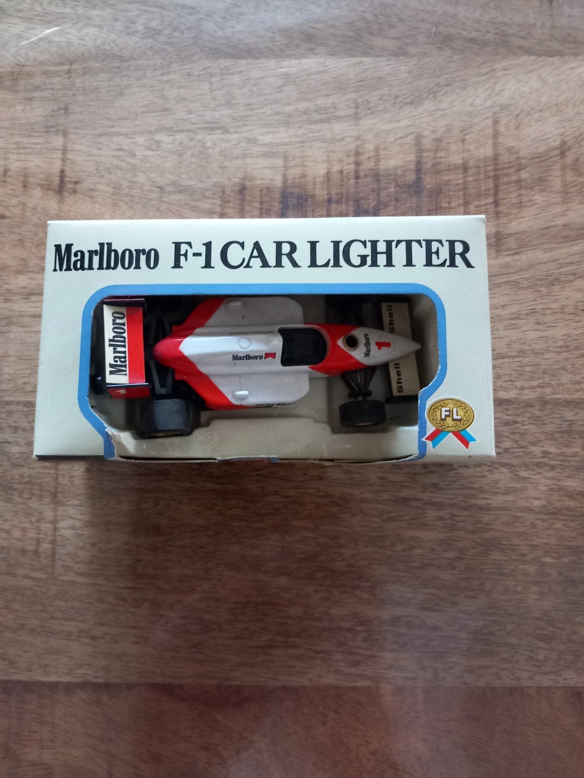 Vintage Marlboro F-1 CAR LIGHTER - Nieuw in doos, Ophalen of Verzenden, Nieuw, Aansteker