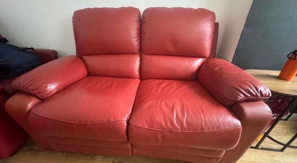 Rode tweepersoonsbank met relaxfunctie, Ophalen, Gebruikt, 150 tot 200 cm, Tweepersoons