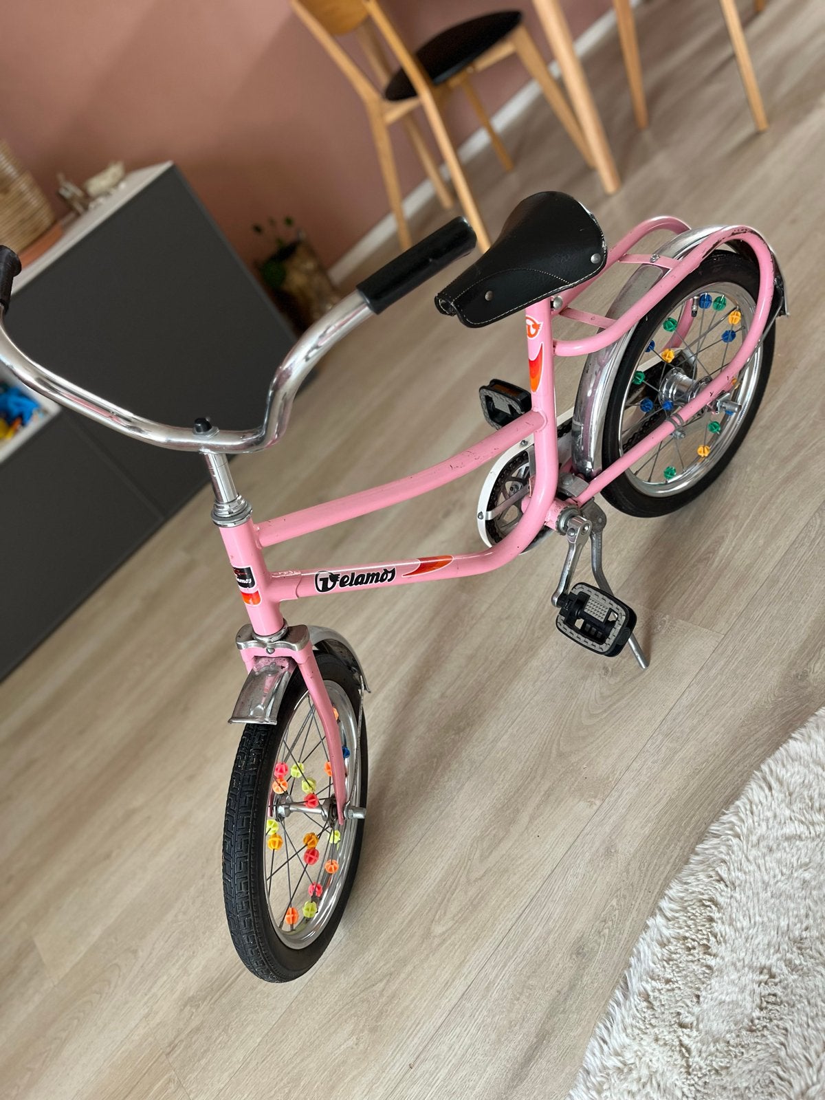 Roze Velamos kinderfiets vintage, Fietsen en Brommers, Ophalen, Gebruikt, Terugtraprem, Minder dan 16 inch