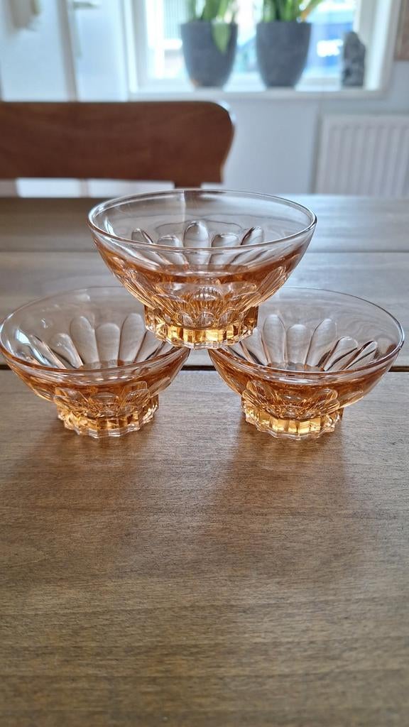 Set van 3 vintage roze Franse schaaltjes, Antiek en Kunst, Antiek | Glas en Kristal, Ophalen of Verzenden