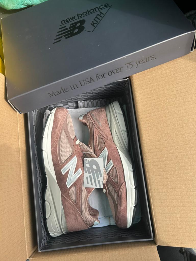 Kith x New Balance Made in USA 990 V4 44.5 Mauve Ronnie Fieg, Overige kleuren, Nieuw, Ophalen of Verzenden, Sneakers of Gympen