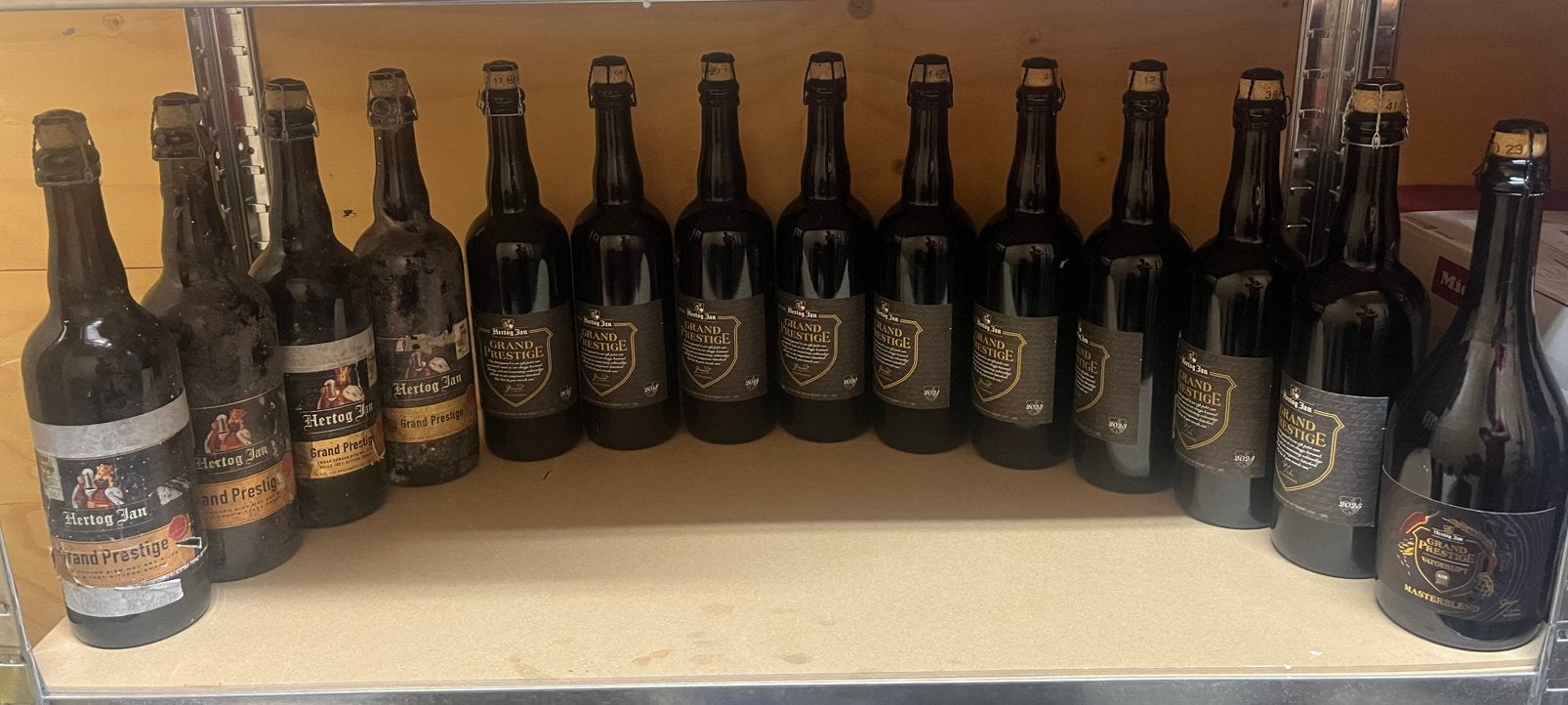 Grand prestige 08,11,13,15,17,18,19,20,21,22,23,24,25 master, Verzamelen, Biermerken, Ophalen, Zo goed als nieuw, Flesje(s), Hertog Jan