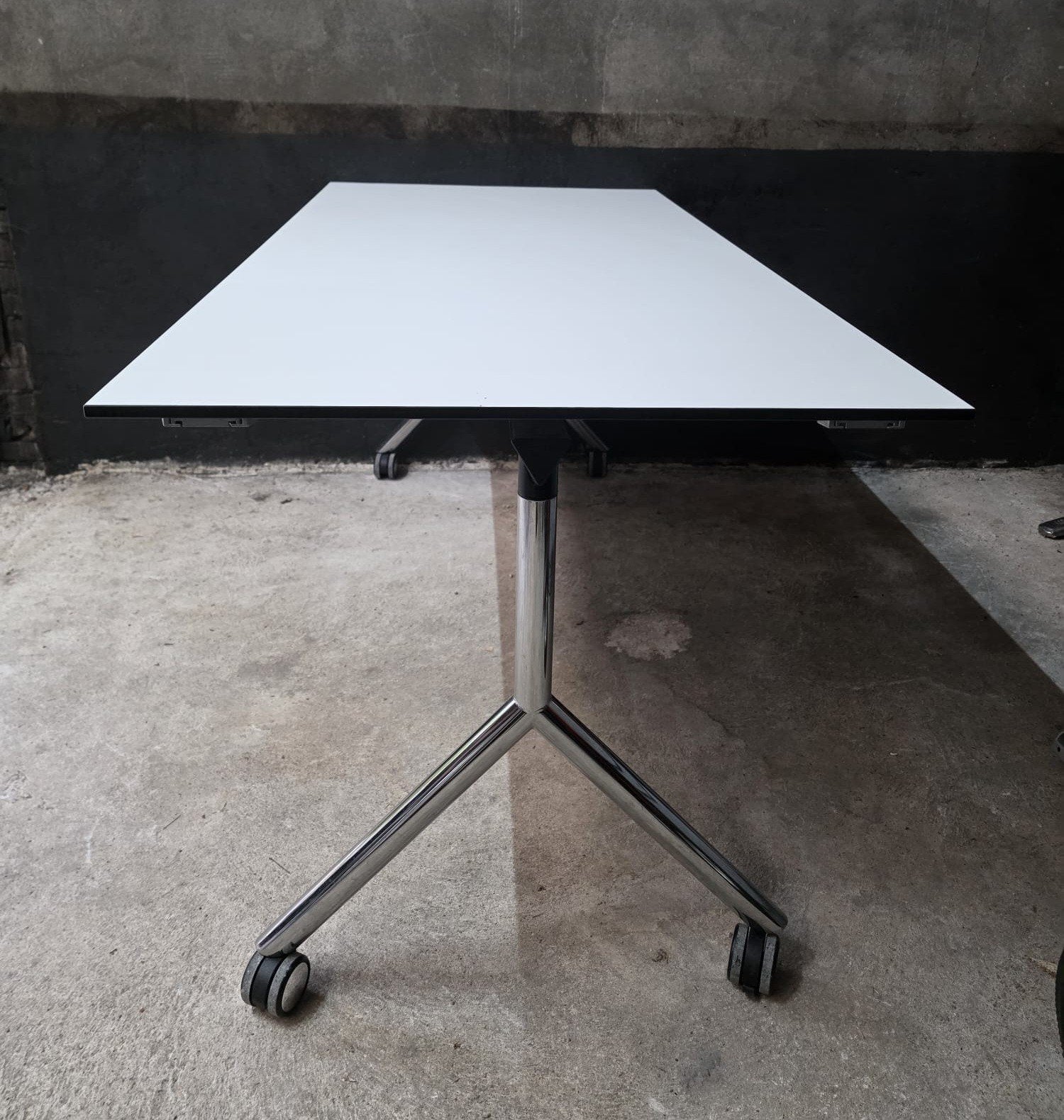 2 x klaptafels wit opklapbare tafels bureaus Fliptop design, Ophalen of Verzenden, Zo goed als nieuw