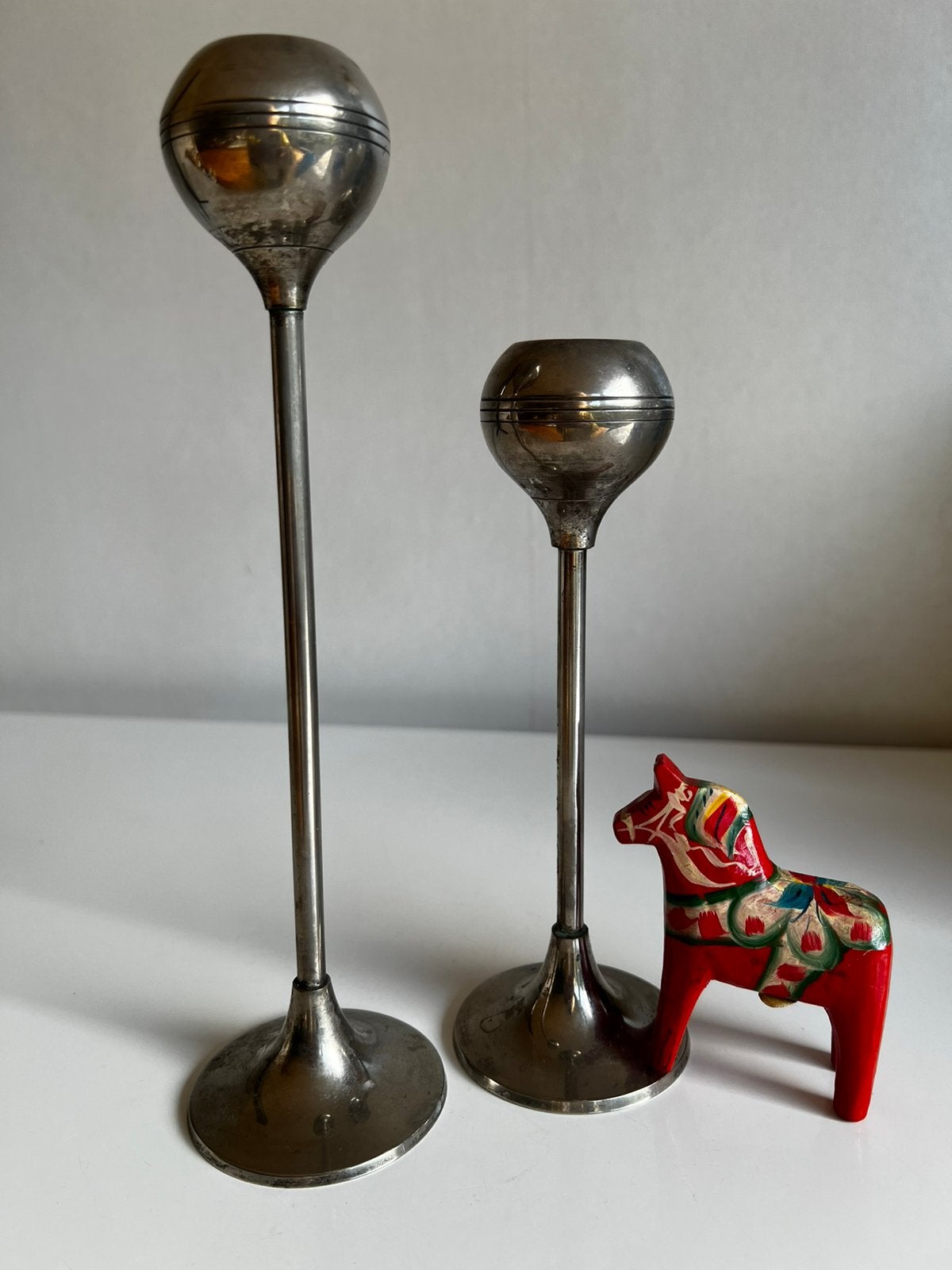 2 Vintage Chroom Spage Age Bolvormige Kandelaren 70’s, Ophalen of Verzenden, Gebruikt, Metaal, Kandelaar