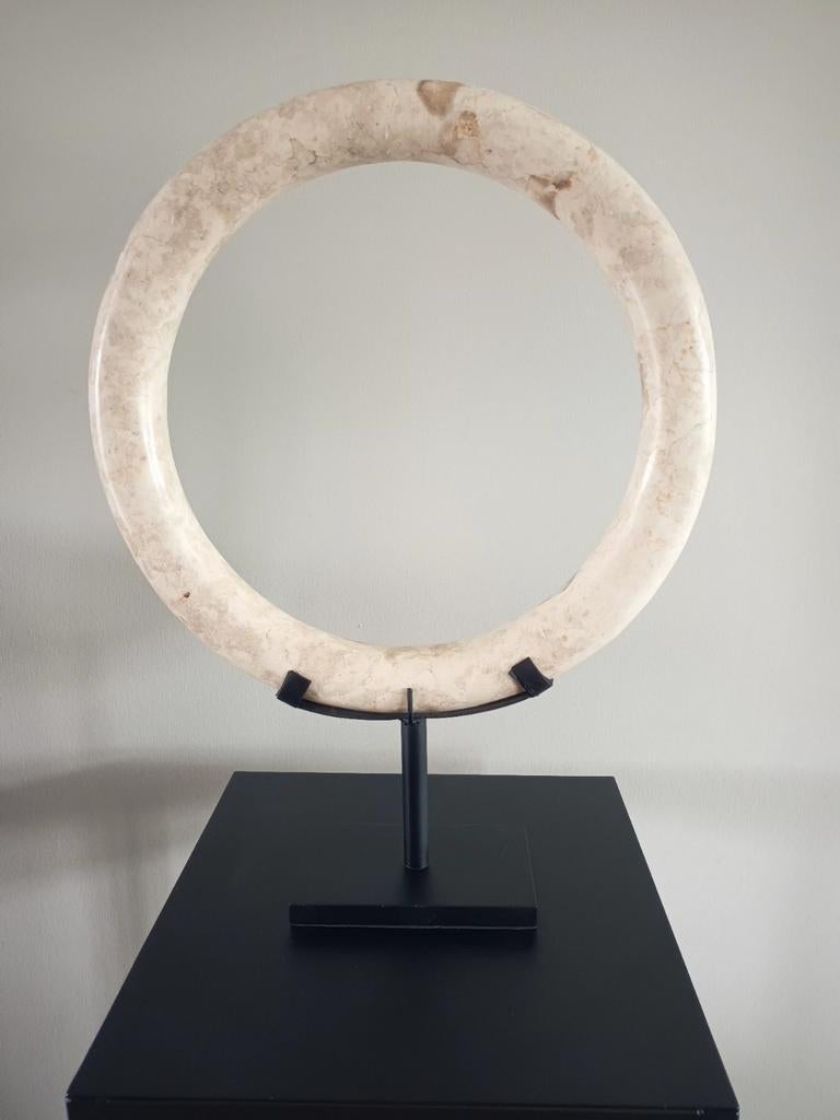 Stenenring op voet marmeren schijf natuursteen 40cm, Huis en Inrichting, Ophalen, Beige, Nieuw, Japandi