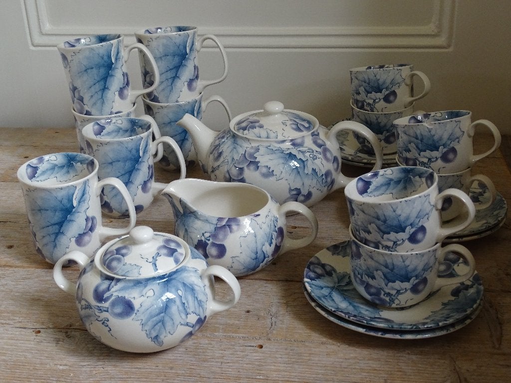 Servies, Barratts, VINEYARD GRAPES, blauw, zo goed als nieuw